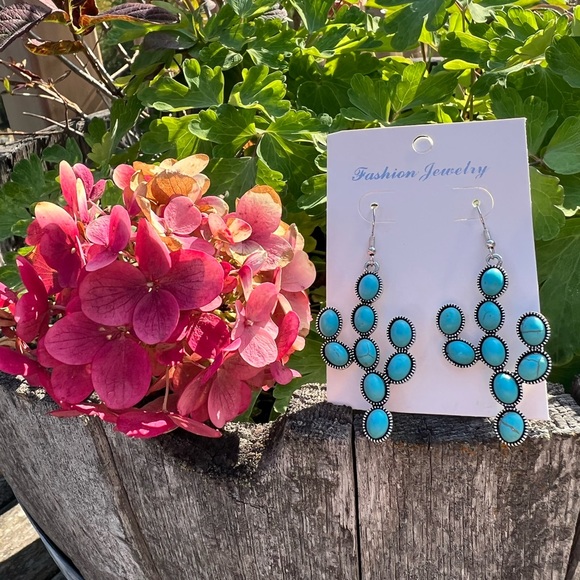 Cactus Western Faux Turquoise Stone Blue Chandelier Silver Earrings Gift New - Picture 2 of 6